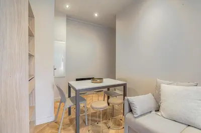 Coin salon dans l'établissement Appartement contemporain au calme, Ecully