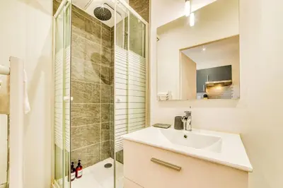 Salle de bains dans l'établissement ღ Victor Hugo - 1ch - Central - Lyon & Gare Tassin