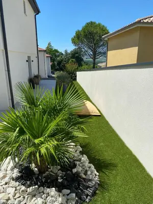 Jardin de l'établissement Studio indépendant dans propriété au cœur du Beaujolais