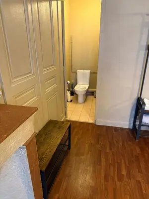 Salle de bains dans l'établissement Hôtel d'Enghien