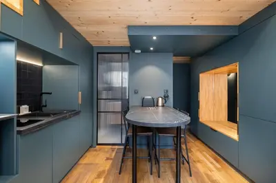 Cuisine ou kitchenette dans l'établissement Évasion urbaine loft avec spa et balcon côté Opéra