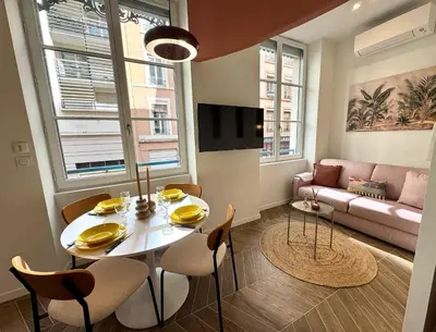 Coin salon dans l'établissement Lumiere - Chic cocoon au coeur de lyon