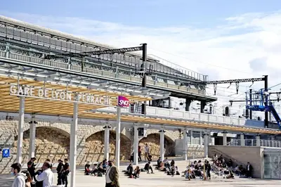 Clients de l'établissement Ambiance Bois & Charme Proche Lyon