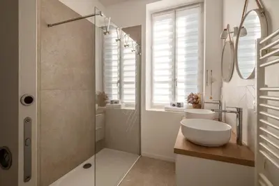 Salle de bains dans l'établissement Villa Mont d'or - Welkeys