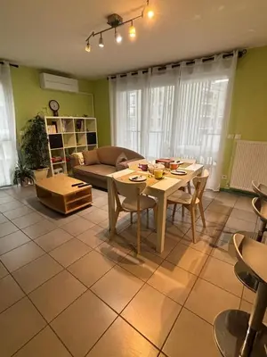 Coin salon dans l'établissement 2 bedrooms, air conditioning, garage, metro