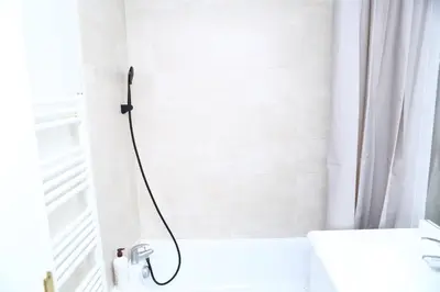 Salle de bains dans l'établissement Appartement T2 Confortable à Lyon