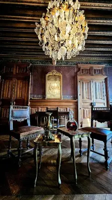 Coin salon dans l'établissement Château Louis XI en Beaujolais