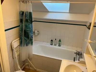 Salle de bains dans l'établissement Atypical, calme et lumineux