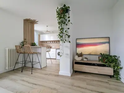 Cuisine ou kitchenette dans l'établissement T2 au calme, balcon, proche métro, parking gratuit