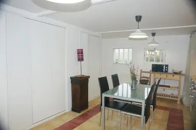 Télévision ou salle de divertissement dans l'établissement La Petite maison-Caluire 45 m2