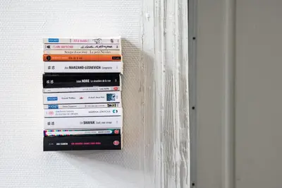 Bibliothèque dans l'appartement