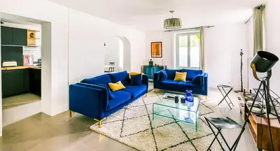 Coin salon dans l'établissement Le Collonges - Spacieux Pied à Terre proche Lyon