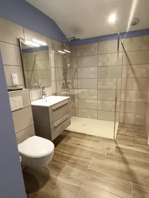 Salle de bains dans l'établissement Gîte du Bobet