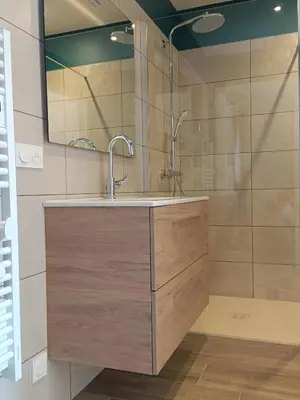 Salle de bains dans l'établissement Gîte du Bobet