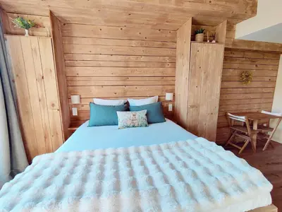 Un ou plusieurs lits dans un hébergement de l'établissement Le Petit Oingt de Paradis Chambre d'hôtes