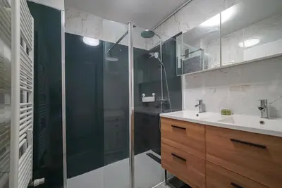 Salle de bains dans l'établissement Appartement de caractère Central Cosy & Calme