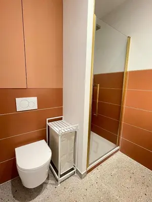 Salle de bains dans l'établissement Le petit Yvours, Irigny