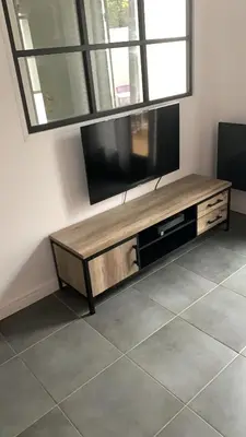 Télévision ou salle de divertissement dans l'établissement Loft Industriel & Discret