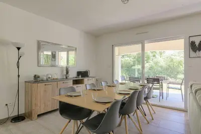 Plan de l'établissement Charmante maison 6 à 8 pers PMR proche Lyon