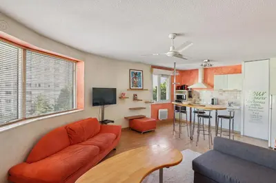 Cuisine ou kitchenette dans l'établissement Charmant Appartement T2 - Garage