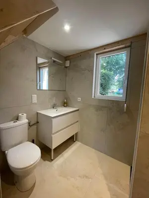 Salle de bains dans l'établissement L'Accolade