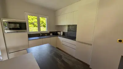 Cuisine ou kitchenette dans l'établissement Belle Maison, calme avec parking