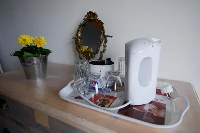 Plateau bouilloire dans l'établissement Maison d'Hôtes des 2 Chênes