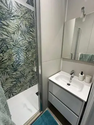 Salle de bains dans l'établissement Studio CASA COCO-2pers Béligneux