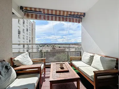 Balcon ou terrasse dans l'établissement Grand T3, balcon et garage - Venissieux Lyon Sud