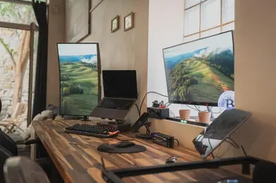Télévision ou salle de divertissement dans l'établissement Appartement cosy 38 m2 avec jardin de 21 m2