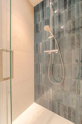 Salle de bains dans l'établissement Charmant et Chaleureux à Hôtel de Ville