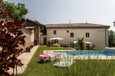 Piscine de l'établissement L'Annexe au Milieu Des Vignes ou située à proximité