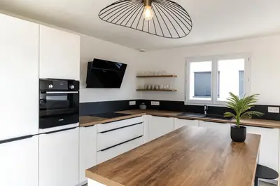 Cuisine ou kitchenette dans l'établissement Maison de Standing 3 Chambres Parking Spacieux