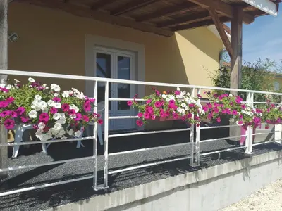Balcon ou terrasse dans l'établissement Les Violettes dans la Loire