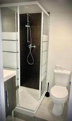 Salle de bains dans l'établissement 15G Bron centre hôpital Desgenette Vinatier