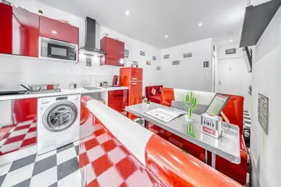 Cuisine ou kitchenette dans l'établissement IDEAL Pro, American Atmosphere avec Netflix et Disney