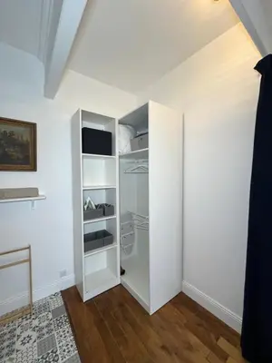 Cuisine ou kitchenette dans l'établissement Appartement de charme - Parking privé gratuit - Métro proche - Cours Emile Zola