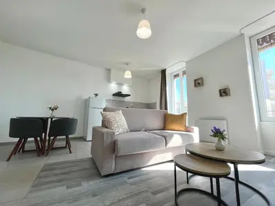 Coin salon dans l'établissement T2 urbain proche du centre-ville de Lyon