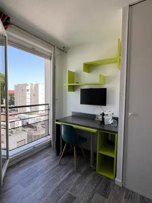 Télévision ou salle de divertissement dans l'établissement Studio tout équipé à Villeurbanne