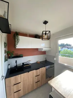 Cuisine ou kitchenette dans l'établissement Duplex bohème et lumineux avec balcon, proche Lyon