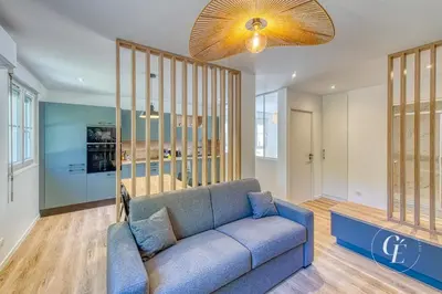 Coin salon dans l'établissement Shanis - Cozy Appartement sur Pérouges-Meximieux