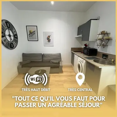 Cuisine ou kitchenette dans l'établissement Appartement St Genis Laval Hyper centre