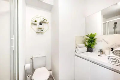 Salle de bains dans l'établissement BnGo I Le Nid Cosy PartDieu I 2pers