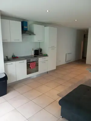 Cuisine ou kitchenette dans l'établissement Studios dans une résidence sécurisée et calme avec place de parking