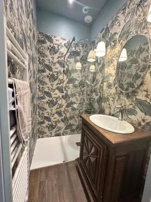 Salle de bains dans l'établissement Craft Home - Le tapissier - Balneo - Parking privé