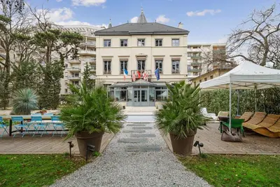 Jardin de l'établissement Appartement 4 Chambres entre Histoire et Confort Château cœur Métropole Lyon