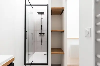 Salle de bains dans l'établissement Zest Cocooon Villeurbanne