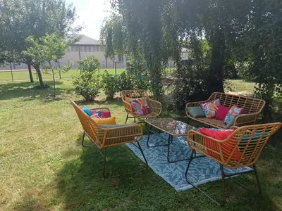 Jardin de l'établissement La P'tite Dombes - Entre Terres et Sommets