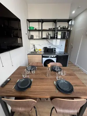 Cuisine ou kitchenette dans l'établissement Wild Terrier- Lyon Studio