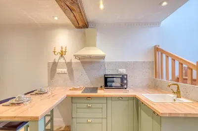 Cuisine ou kitchenette dans l'établissement Le Buckingham - CNPE - Meximieux
